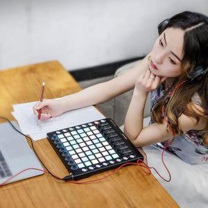 Controlador MIDI Orca Pad48 de 48 Pads Worlde - Image 9