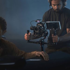 Estabilizador de cámaras RS4 Combo Pro DJI - Image 8