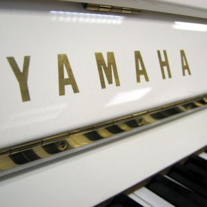 Piano vertical de 88 teclas JU109PWH Yamaha - Image 4